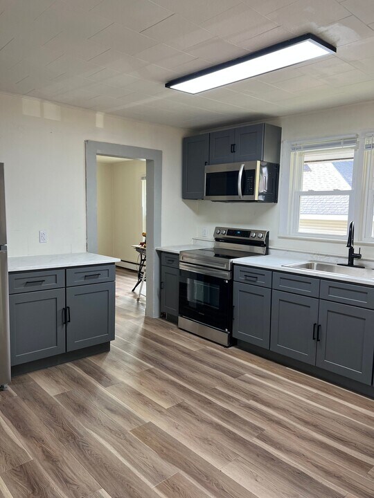 11 Rickard St, Unit 2 in Cortland, NY - Foto de edificio