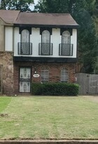 1791 Grovehaven Cir in Memphis, TN - Building Photo