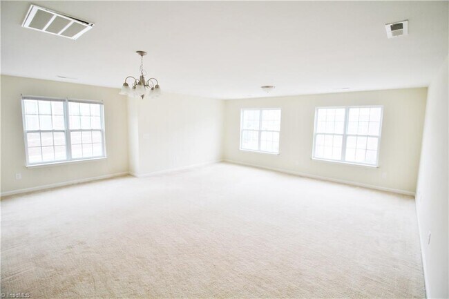 44 Ackland Dr in Greensboro, NC - Building Photo - Building Photo
