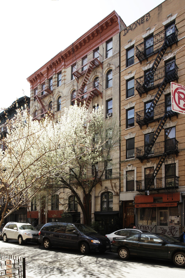 204 E Seventh St in New York, NY - Foto de edificio - Building Photo