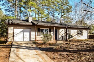 113 Adrian Dr in Stockbridge, GA - Foto de edificio - Building Photo