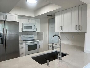 7313 NW 57th Ct in Tamarac, FL - Building Photo - Building Photo