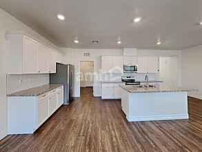 1461 Golden Hour Ave in North Las Vegas, NV - Building Photo - Building Photo