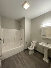 1017 Hamilton St, Fl 1, Unit 302 in Allentown, PA - Foto de edificio - Building Photo