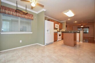 6137 Lone Prairie Way in Katy, TX - Building Photo - Building Photo