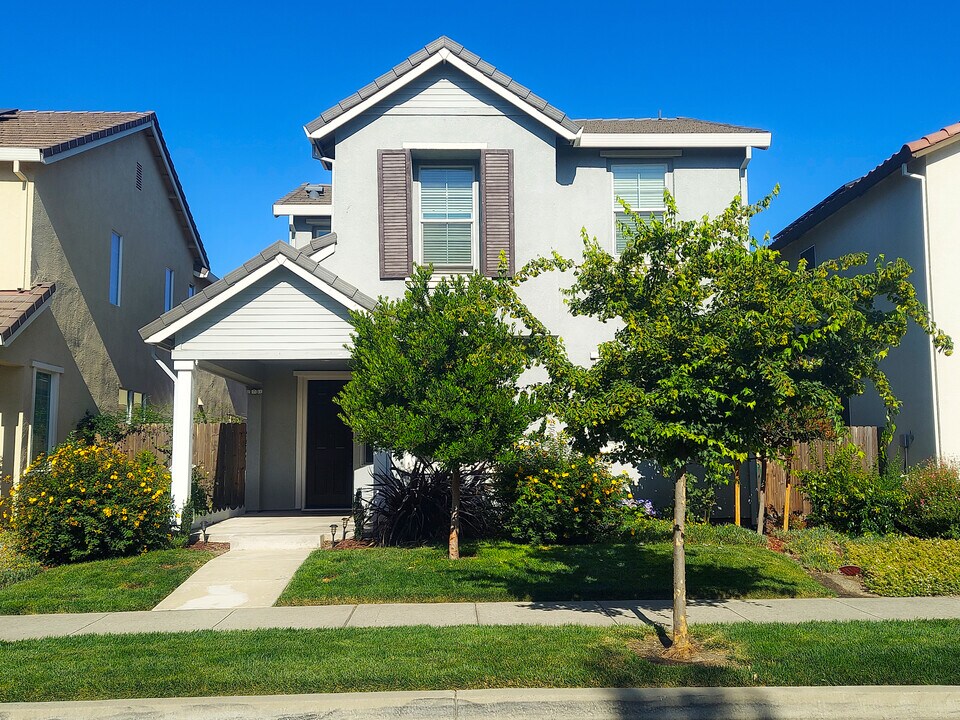 4567 Juneberry Dr in Sacramento, CA - Building Photo