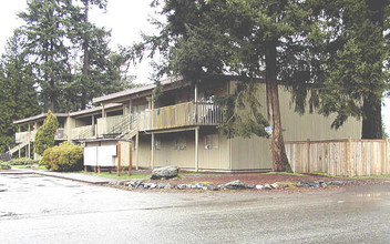 Garden Park Apartments in Lakewood, WA - Building Photo - Building Photo