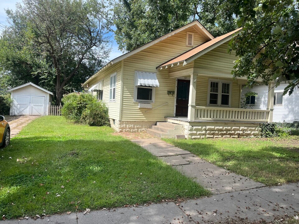 347 S Green St in Wichita, KS - Foto de edificio