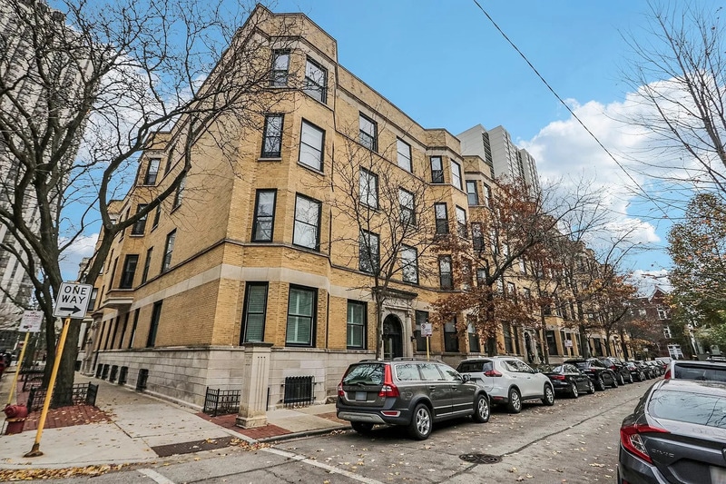 1709 N Crilly Ct in Chicago, IL - Building Photo