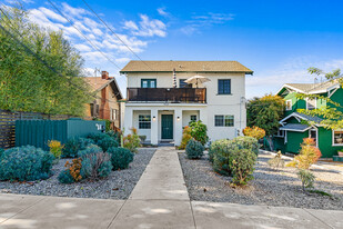 1427 Edgecliffe Dr, Unit 1427.5 in Los Angeles, CA - Building Photo