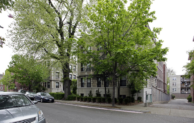 Gardner Court Apartments in Allston, MA - Building Photo - Building Photo