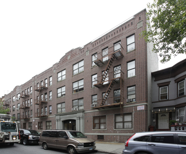 Wilson Court in Brooklyn, NY - Foto de edificio - Building Photo