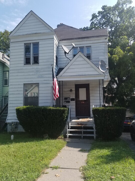 14 Hooker Ave in Poughkeepsie, NY - Building Photo