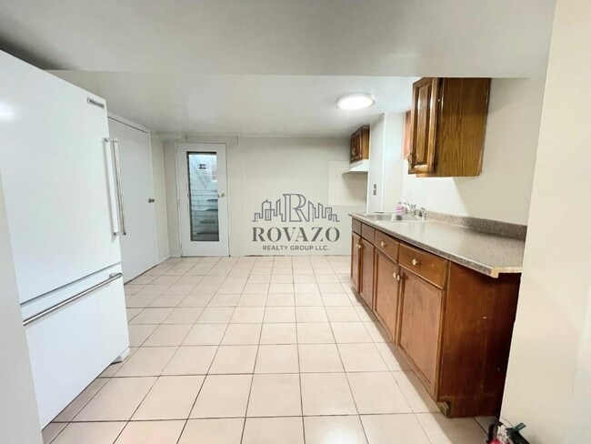 832 Essex Ave in Linden, NJ - Building Photo - Building Photo