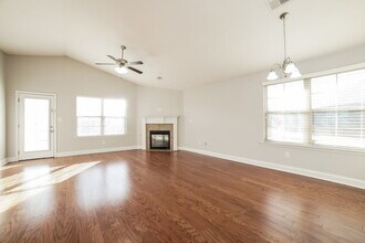 8714 Hanson Cv in Southaven, MS - Foto de edificio - Building Photo