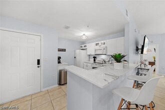 15393 Bellamar Cir in Ft. Myers, FL - Building Photo - Building Photo