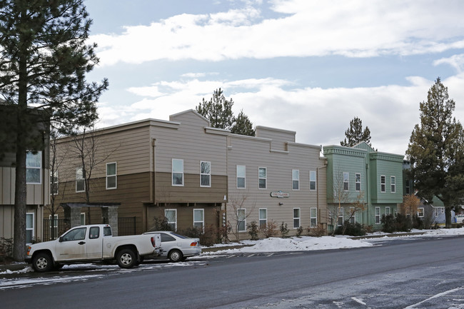 The Village Apartments in Sisters, OR - Building Photo - Building Photo