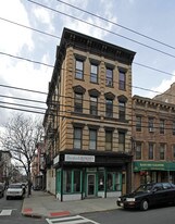 300 Garden St in Hoboken, NJ - Building Photo