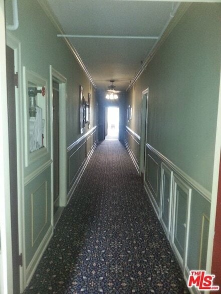649 N Rossmore Ave, Unit 202 in Los Angeles, CA - Building Photo - Building Photo