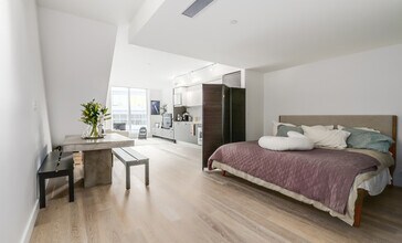 1477 W Pender St in Vancouver, BC - Building Photo - Building Photo