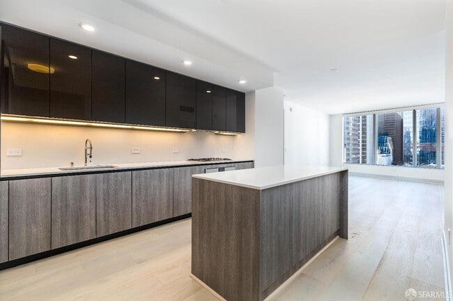 property at 201 Folsom St