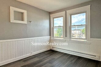 979 Mineral Spring Ave in North Providence, RI - Building Photo - Building Photo