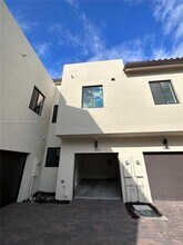 4470 NW 83rd Ave in Doral, FL - Building Photo - Building Photo