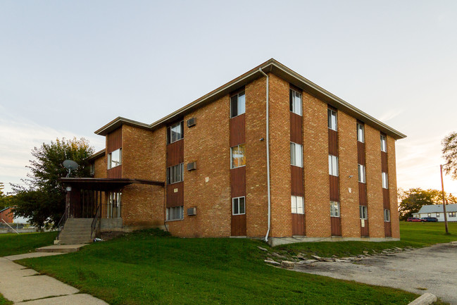 1107 Arthur Rd in Rockford, IL - Foto de edificio - Building Photo