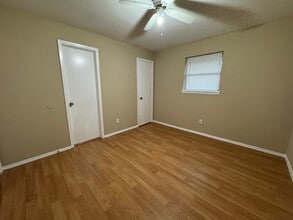 1034 W Village Ct, Unit C in Pasadena, TX - Building Photo - Building Photo