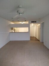 9907 Nob Hill Ln in Sunrise, FL - Building Photo - Building Photo