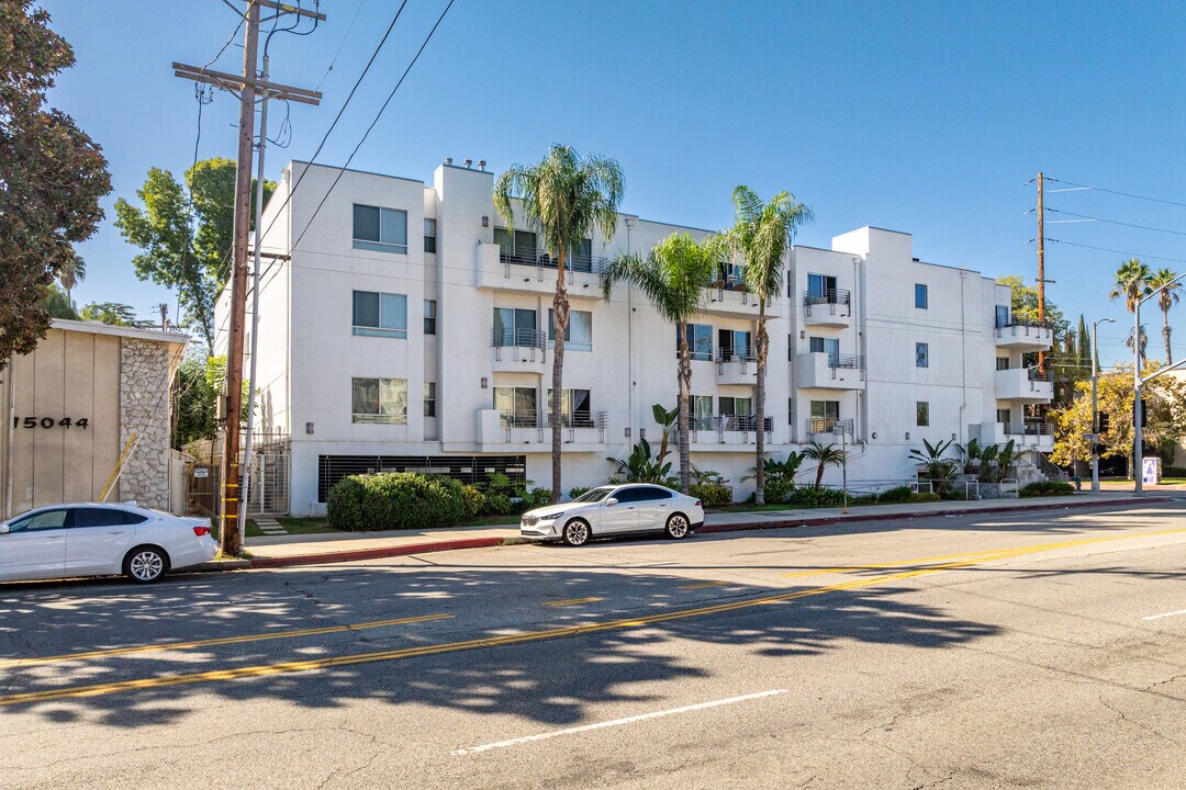 15054-15058 Magnolia Blvd in Sherman Oaks, CA - Building Photo