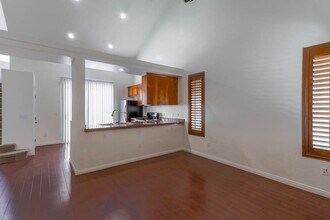 7625 Grassy Bank St in Las Vegas, NV - Building Photo - Building Photo