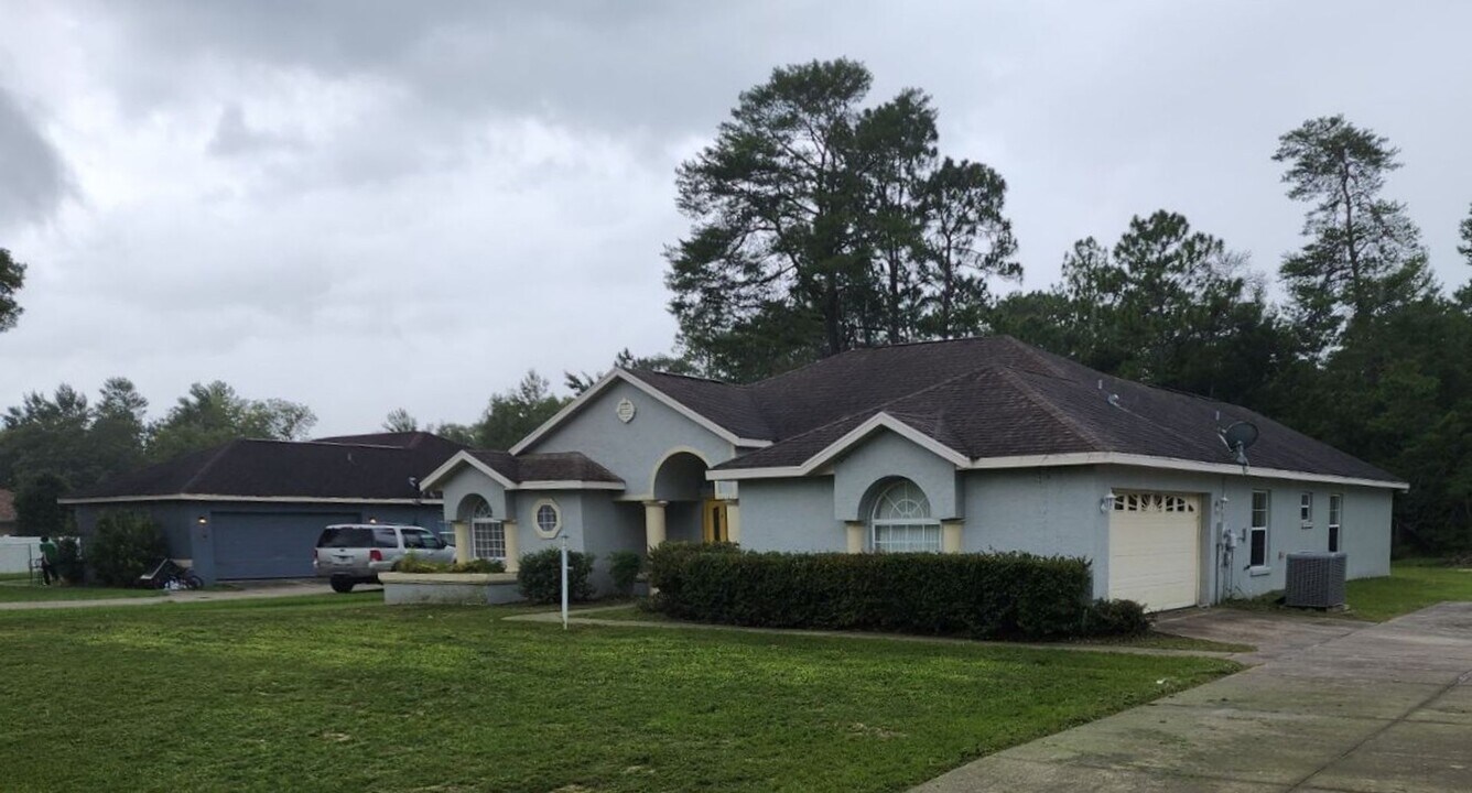 10330 SW 54th Ct in Ocala, FL - Building Photo