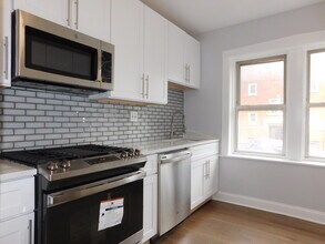 3700 W Cornelia Ave-Unit -1 in Chicago, IL - Building Photo - Building Photo