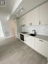 1 Quarrington Lane in North York, ON - Building Photo - Building Photo