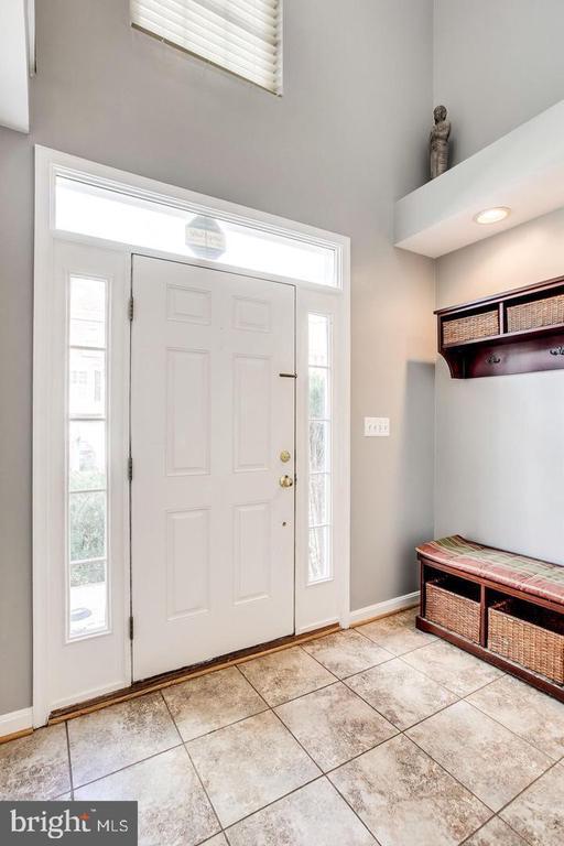 25242 Dunvegan Square in Chantilly, VA - Building Photo - Building Photo