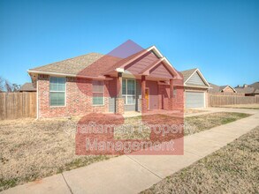9945 SW 21st St in Yukon, OK - Foto de edificio - Building Photo
