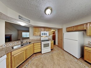 5213 Echelon Dr in Canal Winchester, OH - Foto de edificio - Building Photo