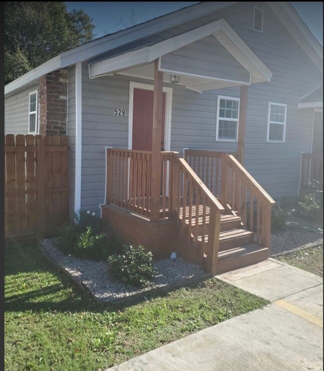 property at 528 Manchester St SE