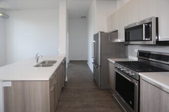 932 W Dakin St in Chicago, IL - Building Photo - Building Photo