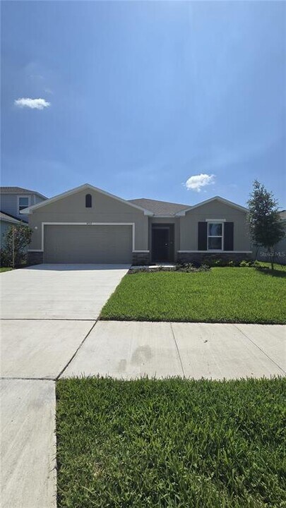 4759 Cloister St in Kissimmee, FL - Foto de edificio