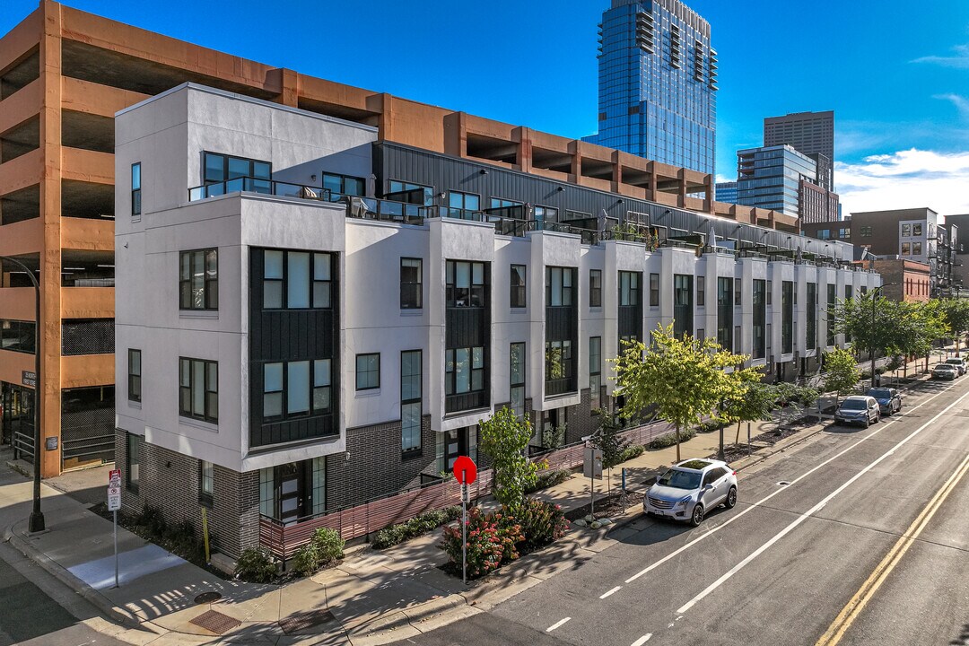 Maverick Townhouses in Minneapolis, MN - Building Photo