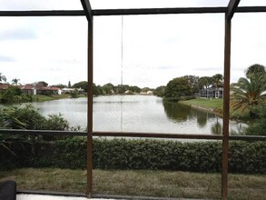 2837 Blossom Lake Dr in Holiday, FL - Building Photo - Building Photo