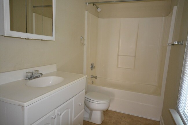 542 E Anderson St in Savannah, GA - Building Photo - Building Photo