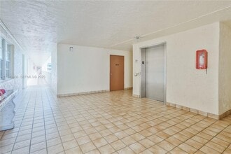 141 SE 3rd Ave in Dania Beach, FL - Building Photo - Building Photo