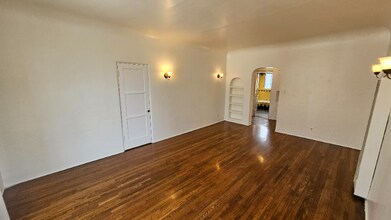 1421 Echo Park Ave in Los Angeles, CA - Foto de edificio - Building Photo