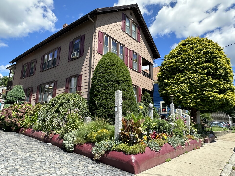 8 Hersey St, Unit 3 in Salem, MA - Foto de edificio