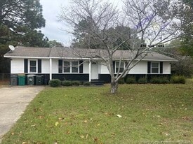 6075 Lexington Dr in Hope Mills, NC - Building Photo