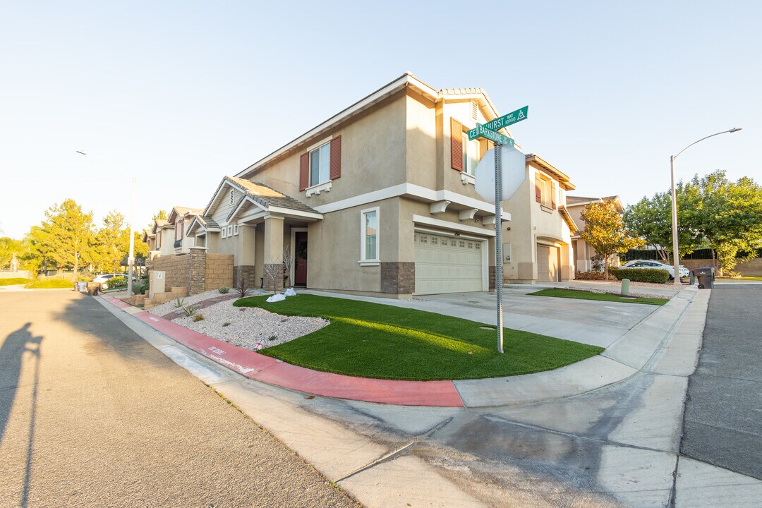 3327 Barkstone Dr in Riverside, CA - Building Photo