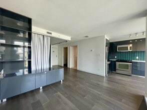 1325 Rolston St in Vancouver, BC - Building Photo - Building Photo